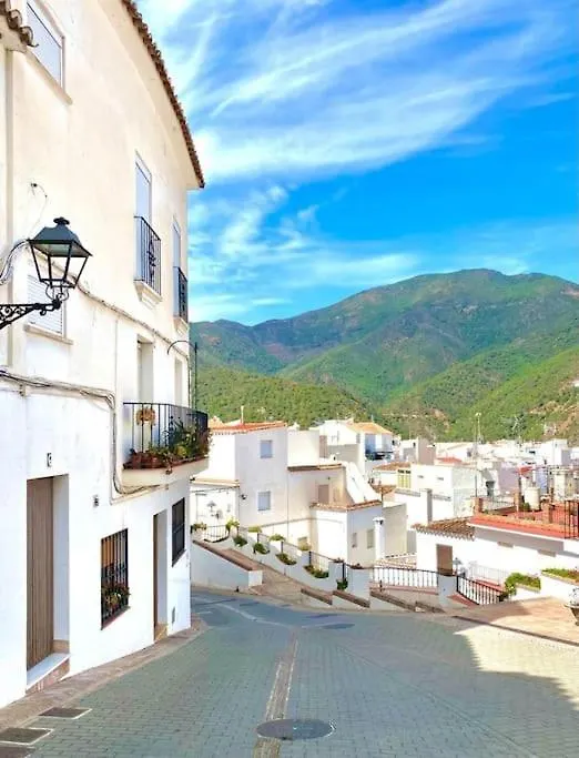Holiday home Casa Rural Manantial De Las Jaras Istan Spain